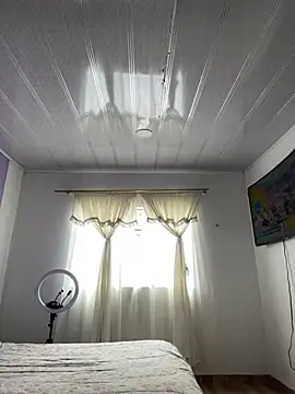 hannahb-e online show from 12, 2, 2025