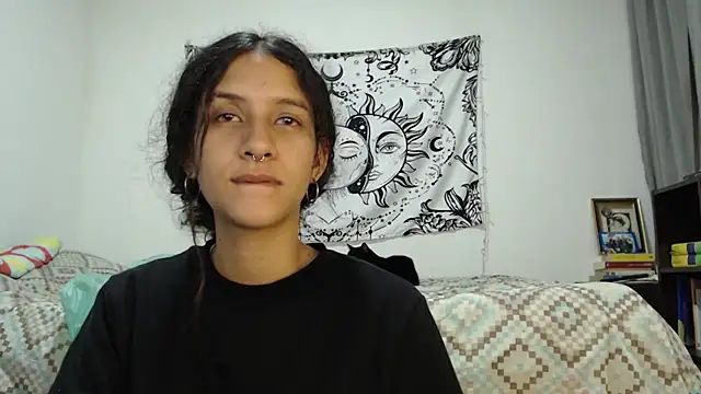 AlinaWoolf  online show from 6, 3, 2025