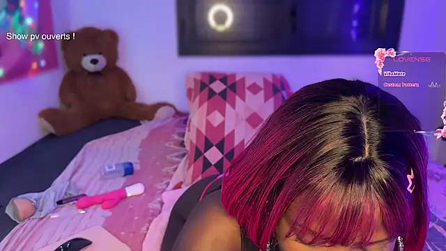 Miss-syanaa online show from 3, 3, 2025