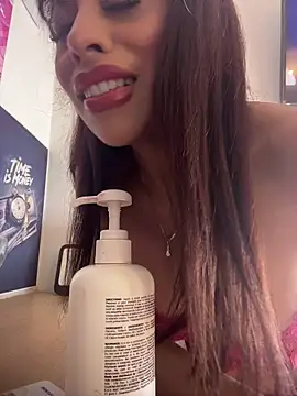Snapshot of canela_10 chatting on 2, 5, 2026 canela 10 online show from 2, 5, 2026