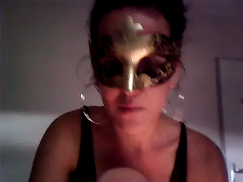 Masquegirlmysterious online show from 1, 10, 2025