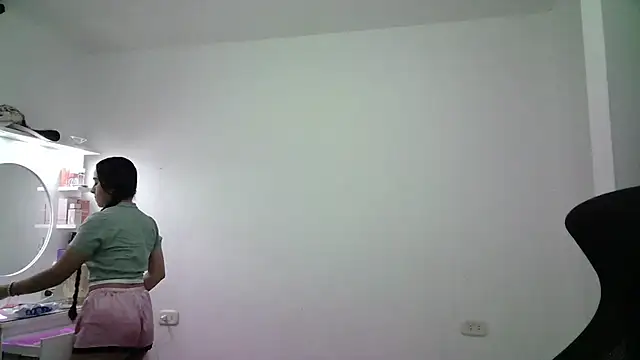 aineangeel online show from 4, 12, 2025