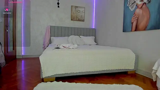 Selena Reeves online show from 28, 4, 2026