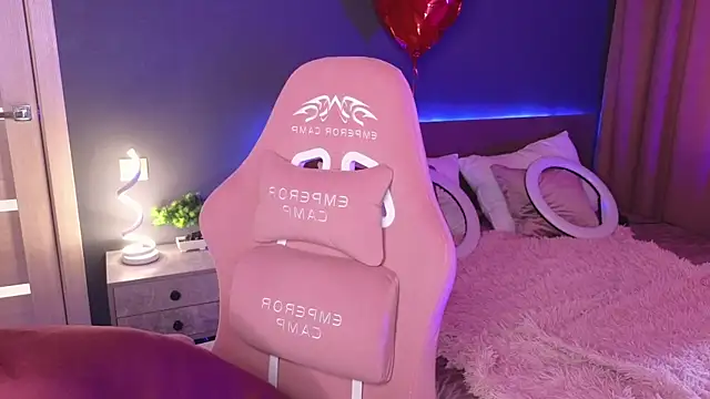 YasmineWest online show from 1, 3, 2025