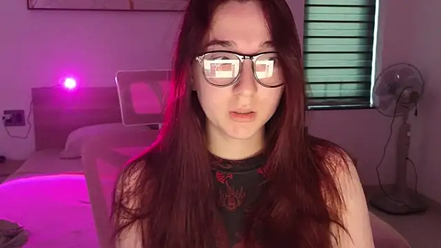 Snapshot of YasmineWest chatting on 2, 5, 2026 YasmineWest online show from 2, 5, 2026