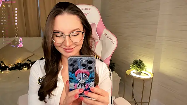 AnnikaAllison online show from 12, 11, 2025