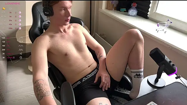 Snapshot of carthylovvve chatting on 14, 5, 2026 carthylovvve online show from 14, 5, 2026
