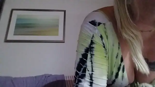 SexxxiLexiiii online show from 4, 8, 2026