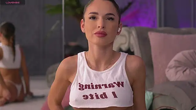 EsmeAinsley online show from 27, 12, 2024