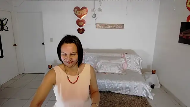 lollita 23  online show from 27, 4, 2026