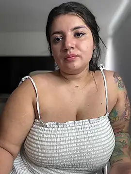 Snapshot of horny_roomiess chatting on 3, 3, 2025 horny roomiess online show from 3, 3, 2025