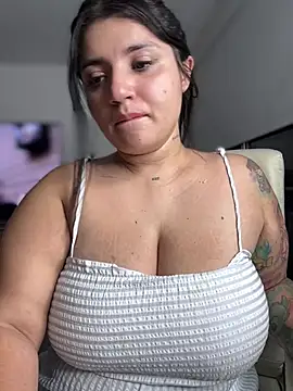 Snapshot of horny_roomiess chatting on 4, 3, 2025 horny roomiess online show from 4, 3, 2025