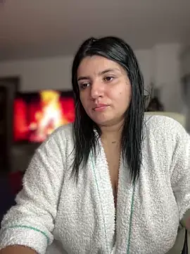 Snapshot of horny_roomiess chatting on 5, 3, 2025 horny roomiess online show from 5, 3, 2025