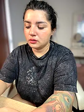 Snapshot of horny_roomiess chatting on 18, 9, 2025 horny roomiess online show from 18, 9, 2025