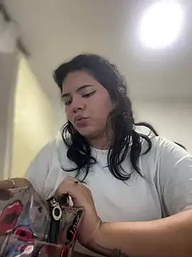 JulianaCastillo online show from 9, 2, 2025