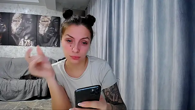 Snapshot of stayhere chatting on 3, 12, 2025 stayhere online show from 3, 12, 2025