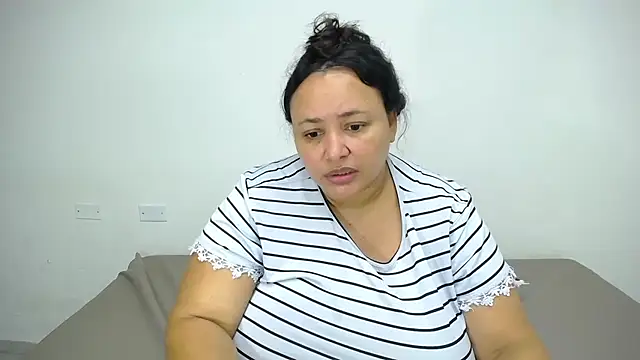 CrushOnMe  online show from 28, 4, 2026