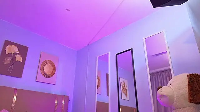 sarah cruzz  online show from 7, 3, 2026