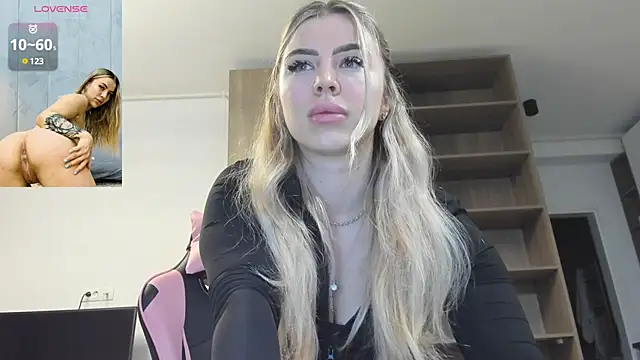 Snapshot of Megan_Ros chatting on 3, 3, 2025 Megan Ros online show from 3, 3, 2025