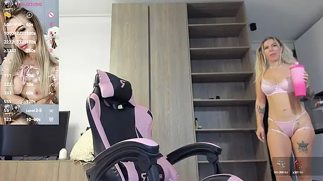 Snapshot of Megan_Ros chatting on 12, 9, 2025 Megan Ros online show from 12, 9, 2025