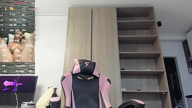 Snapshot of Megan_Ros chatting on 27, 10, 2025 Megan Ros online show from 27, 10, 2025