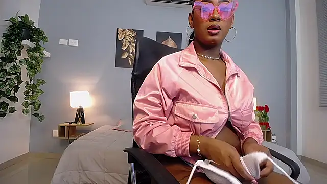 JasmineCampbell  online show from 13, 2, 2025