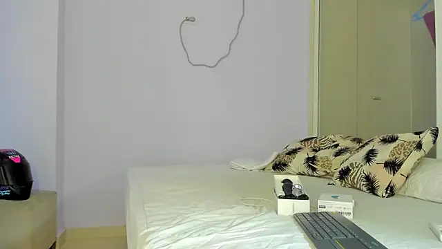 Mari Mendoza online show from 12, 12, 2024