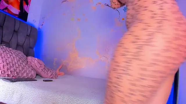 camilawhite   online show from 20, 4, 2026