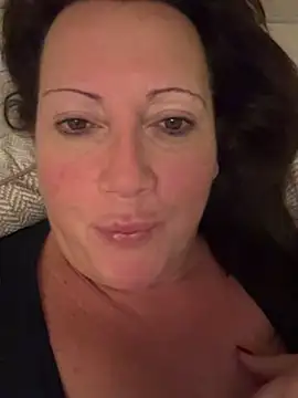 Snapshot of xsexycurvymilf chatting on 11, 12, 2024 xsexycurvymilf online show from 11, 12, 2024