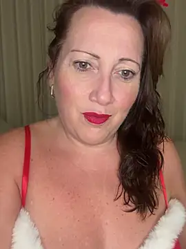 Snapshot of xsexycurvymilf chatting on 19, 12, 2024 xsexycurvymilf online show from 19, 12, 2024