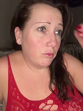 Snapshot of xsexycurvymilf chatting on 19, 2, 2025 xsexycurvymilf online show from 19, 2, 2025