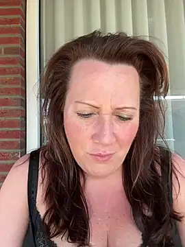 Snapshot of xsexycurvymilf chatting on 7, 3, 2025 xsexycurvymilf online show from 7, 3, 2025