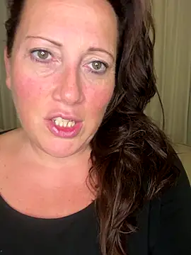 Snapshot of xsexycurvymilf chatting on 2, 10, 2025 xsexycurvymilf online show from 2, 10, 2025