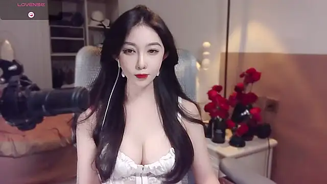 Snapshot of vyizh- chatting on 14, 3, 2025 vyizh- online show from 14, 3, 2025