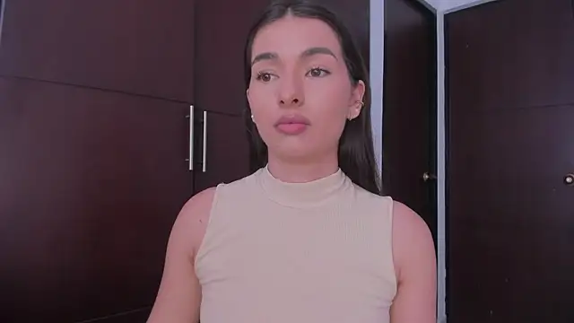 Coralinee 01 online show from 12, 1, 2025