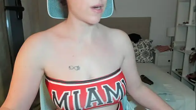 emmita69  online show from 21, 4, 2026