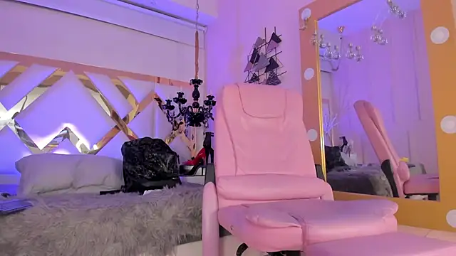 Juliana Saenzz online show from 5, 2, 2025