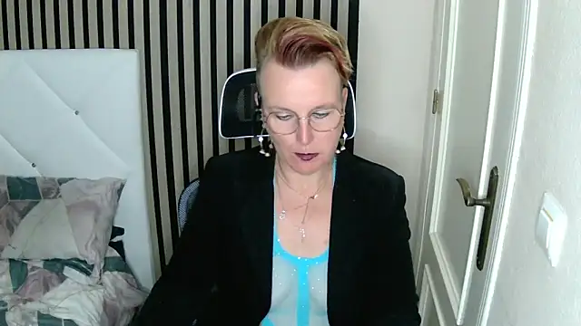 Snapshot of xxNoeliaxx chatting on 4, 3, 2025 xxNoeliaxx online show from 4, 3, 2025