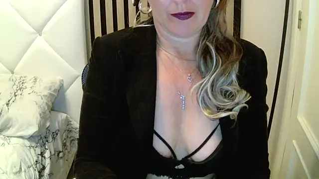 Snapshot of xxNoeliaxx chatting on 9, 2, 2026 xxNoeliaxx online show from 9, 2, 2026