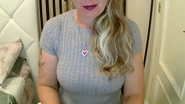 Snapshot of xxNoeliaxx chatting on 8, 3, 2026 xxNoeliaxx online show from 8, 3, 2026