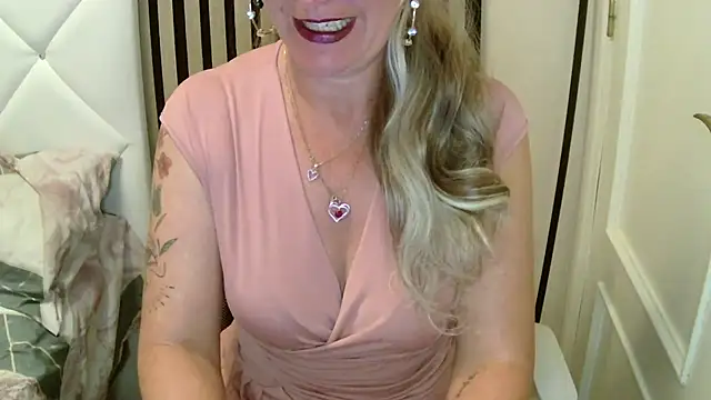 Snapshot of xxNoeliaxx chatting on 10, 3, 2026 xxNoeliaxx online show from 10, 3, 2026