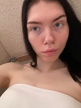 Lisaaa Alisa online show from 4, 3, 2025