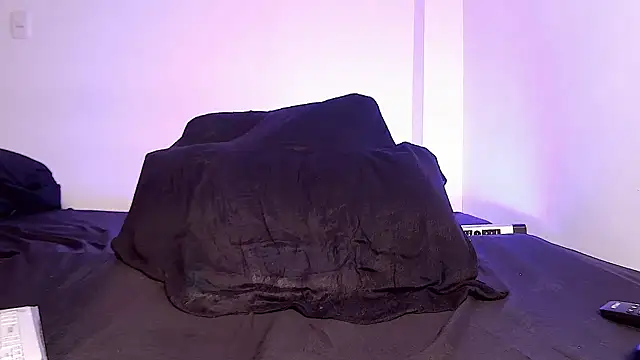 caarlywhitee online show from 21, 4, 2026