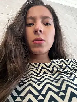 Snapshot of LittleDoll___ chatting on 6, 1, 2025 LittleDoll online show from 6, 1, 2025