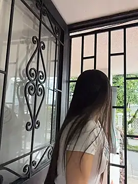 LittleDoll    online show from 8, 4, 2026