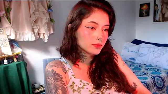 Snapshot of LiliJones_ chatting on 10, 5, 2026 LiliJones online show from 10, 5, 2026
