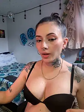Snapshot of LiliJones_ chatting on 16, 5, 2026 LiliJones online show from 16, 5, 2026