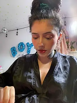 Snapshot of LiliJones_ chatting on 4, 6, 2026 LiliJones online show from 4, 6, 2026