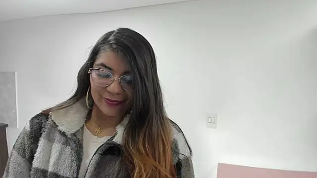 Luna Dumont online show from 21, 3, 2025