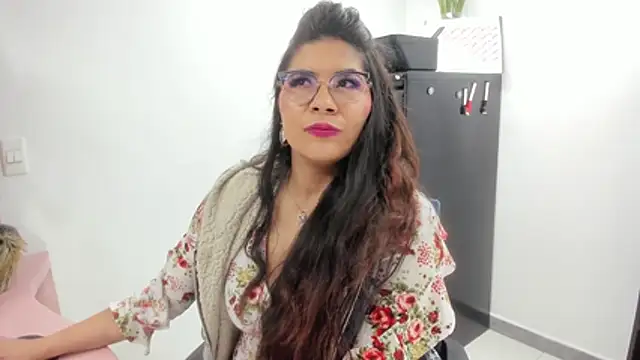 Luna Dumont online show from 15, 12, 2025